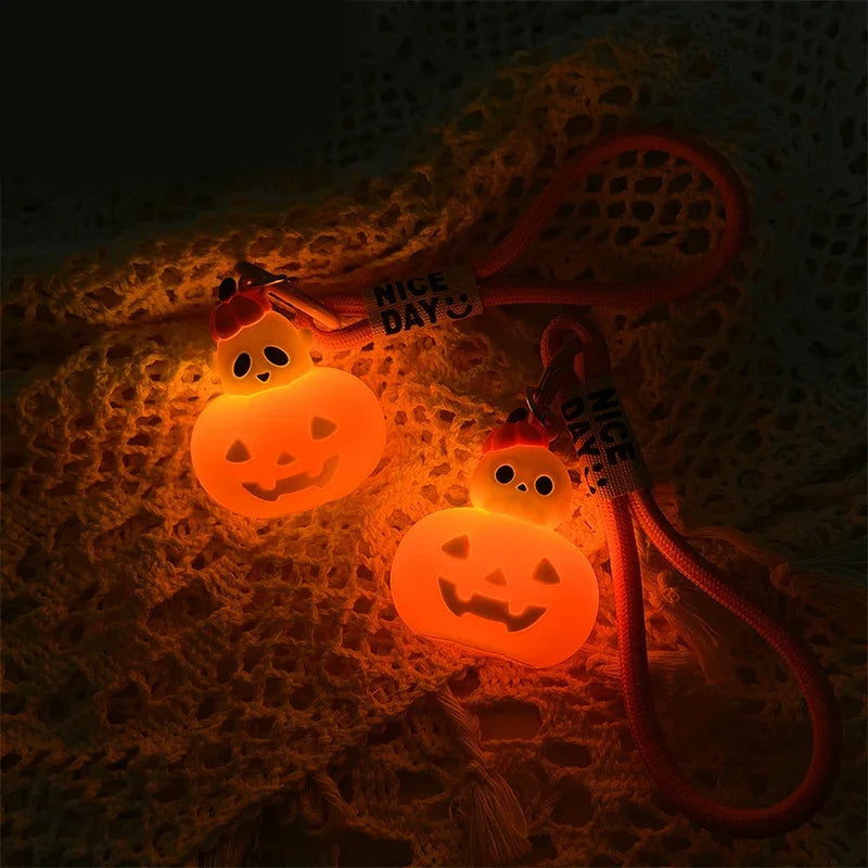 Halloween Pumpkin Lamp Keychain for Men and Women, Cartoon Skull Model, Car Bag Pendant, Keyholder Accessories, Kawaii